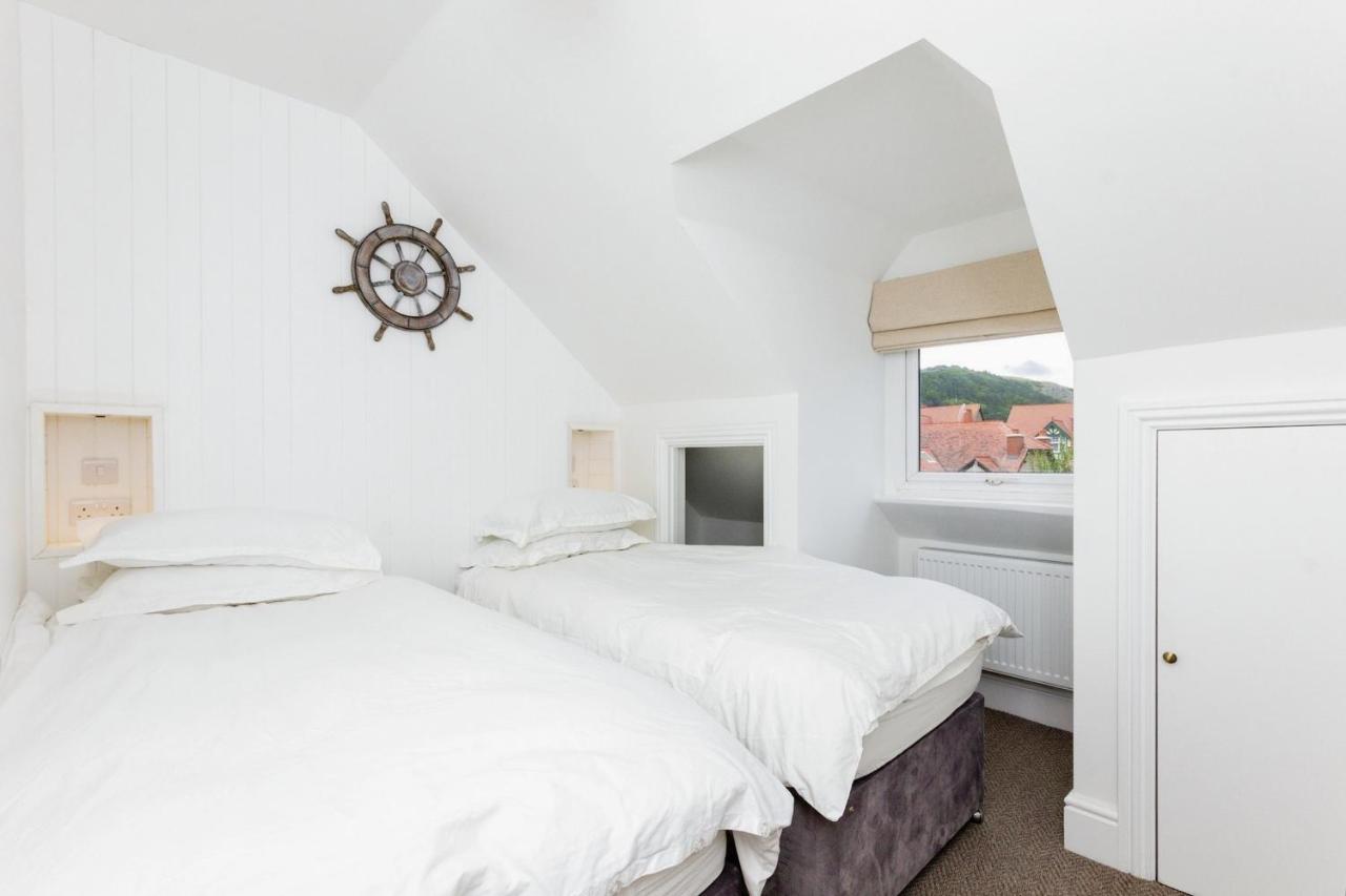 Seaside House Llandudno Apartment ภายนอก รูปภาพ